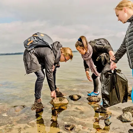 Den Hvide Sommerhytte Pa Skaro Camping