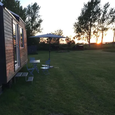 Camping Den Hvide Sommerhytte Pa Skaro